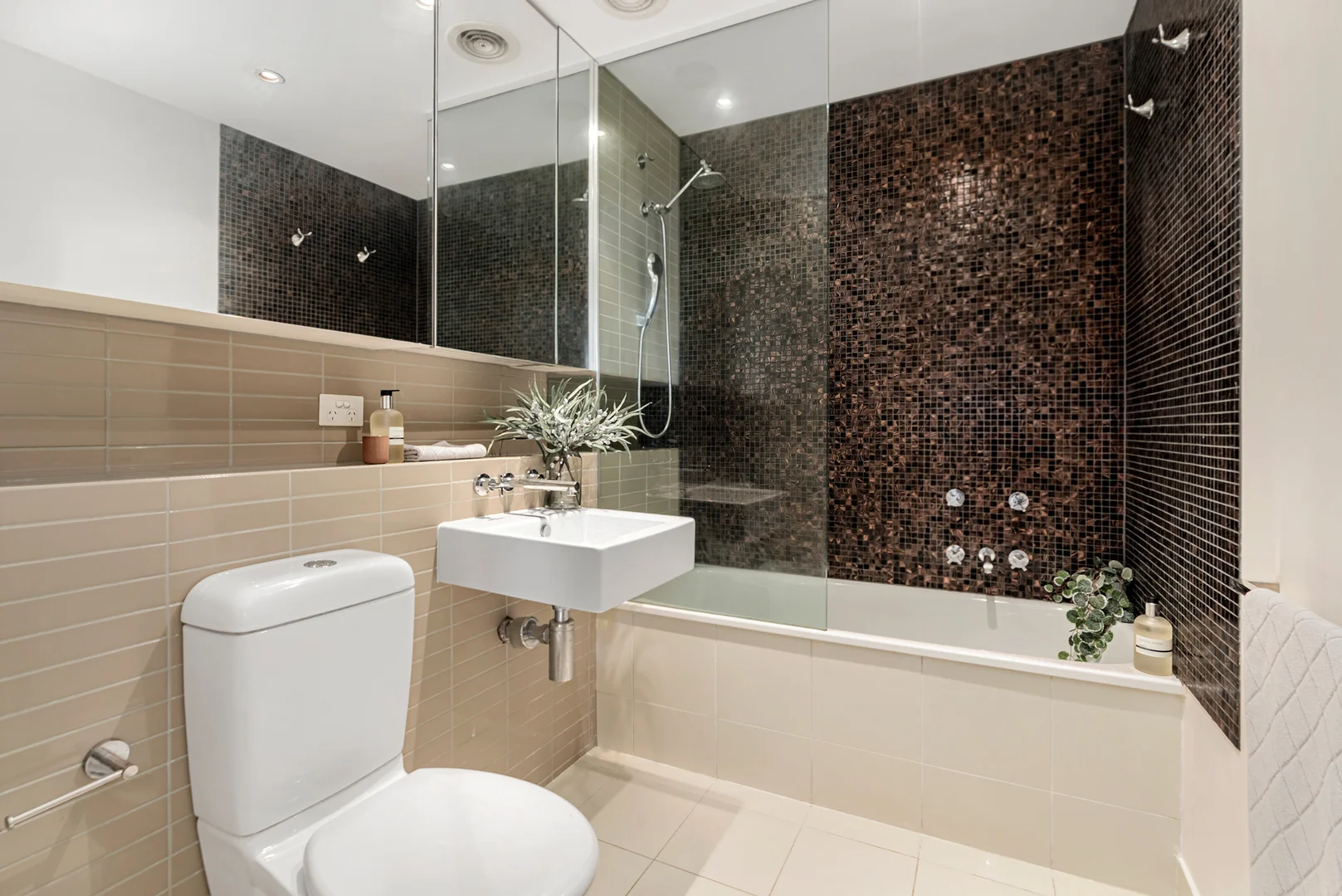 Additional image 11 of 522/55 Queens Road, Melbourne VIC 3004