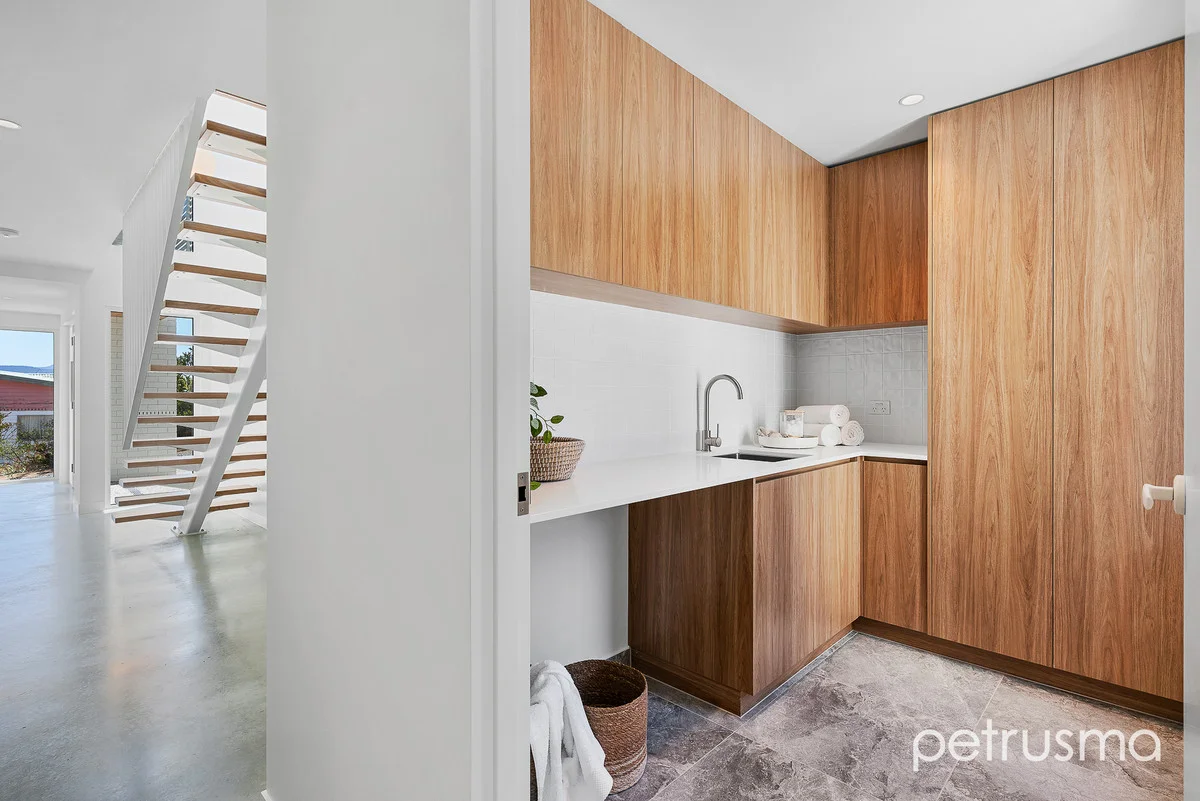 Additional image 27 of 3/107 Derwent Avenue, Lindisfarne TAS 7015