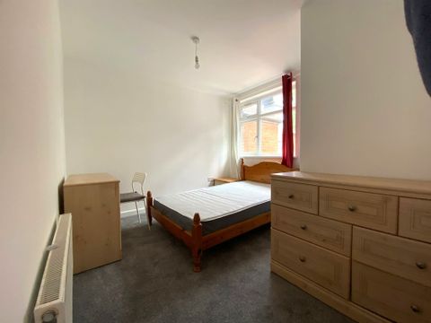 Holbrook Lane, Coventry CV6, Room to rent