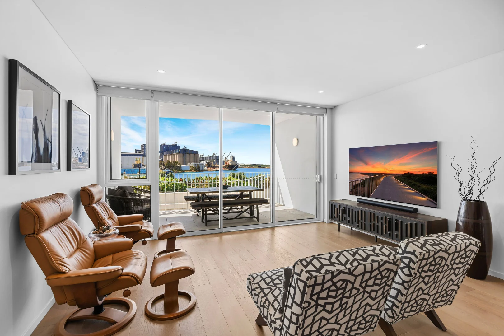 Additional image 3 of UNIT 205/25 Honeysuckle Drive, Newcastle NSW 2300