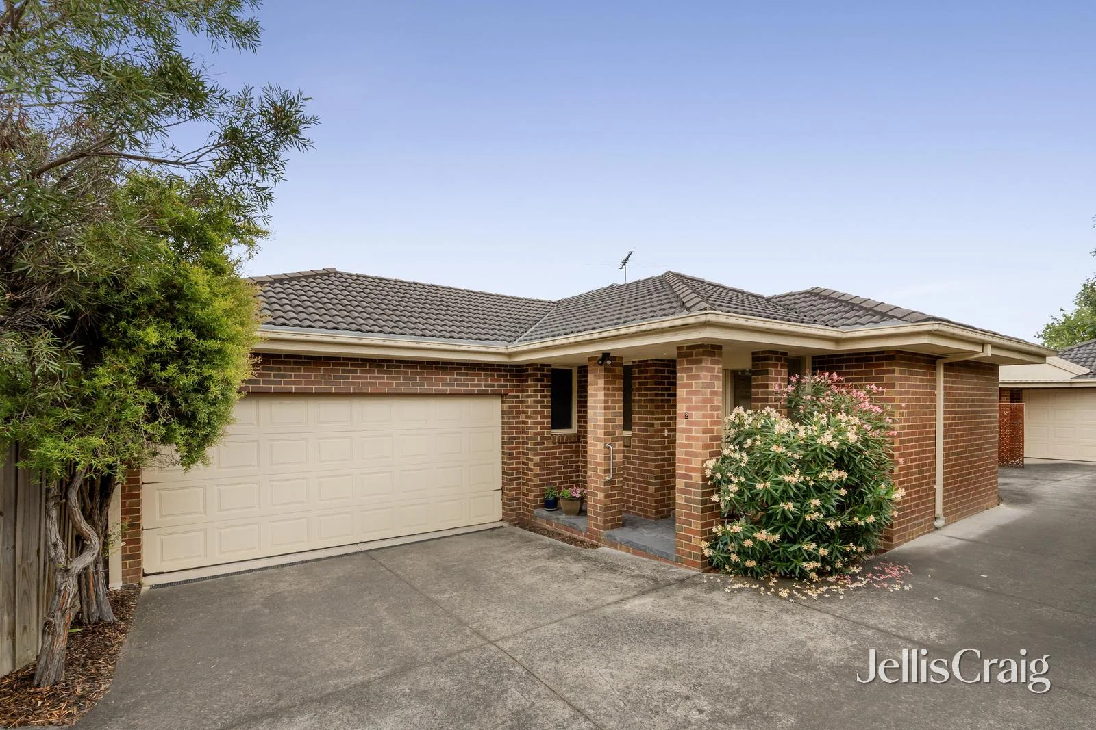 2/75 Renshaw Street, Doncaster East VIC 3109