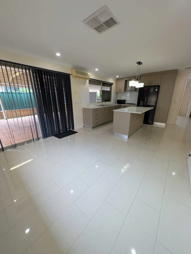 Additional image 16 of 6 Oakfield Retreat, Ballajura WA 6066