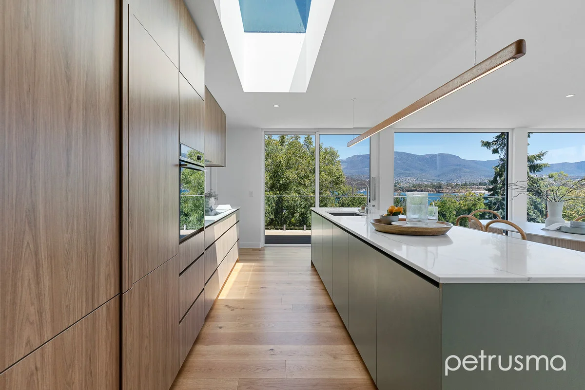 Additional image 9 of 3/107 Derwent Avenue, Lindisfarne TAS 7015