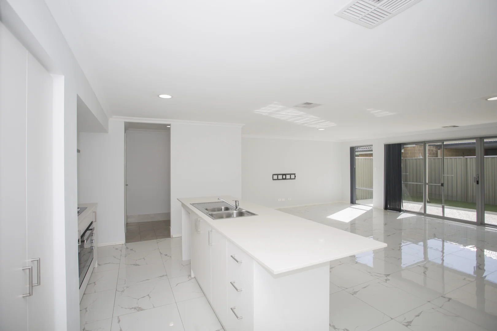 Additional image 16 of 8 Silvergum Way, Piara Waters WA 6112