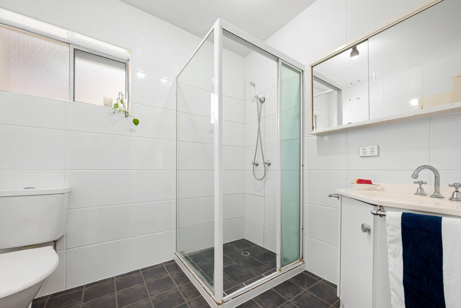 Additional image 7 of 2/302 Cavendish Road, Coorparoo QLD 4151