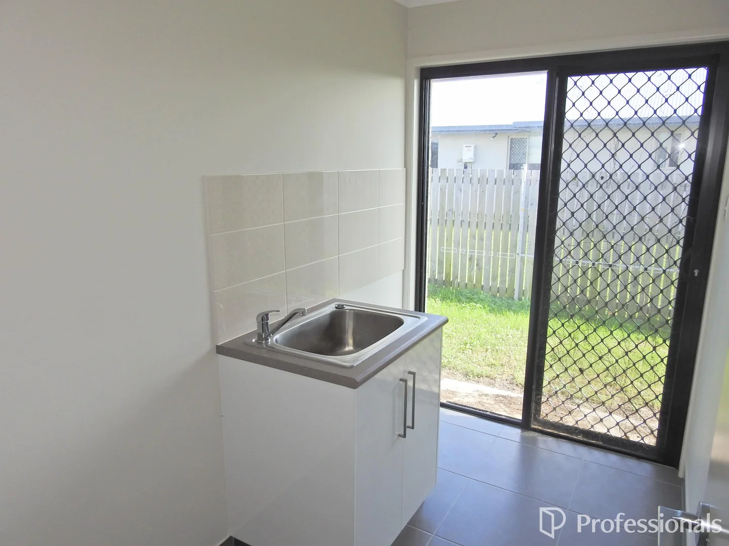 Additional image 10 of 1 & 2/24 Macartney Drive, Marian QLD 4753