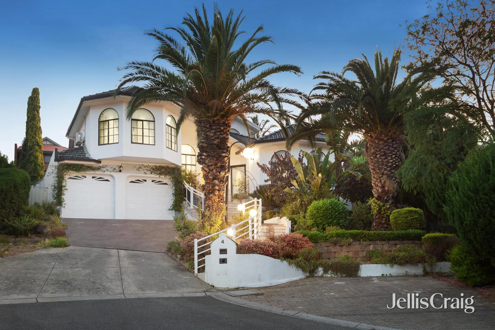 4 Blackbird Rise, Avondale Heights VIC 3034