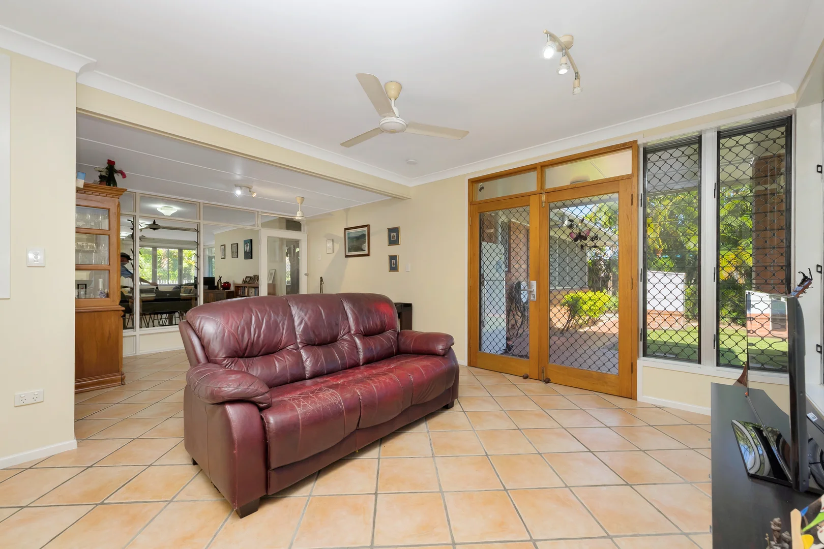 Additional image 9 of 6 Kenilworth Avenue, Hyde Park QLD 4812