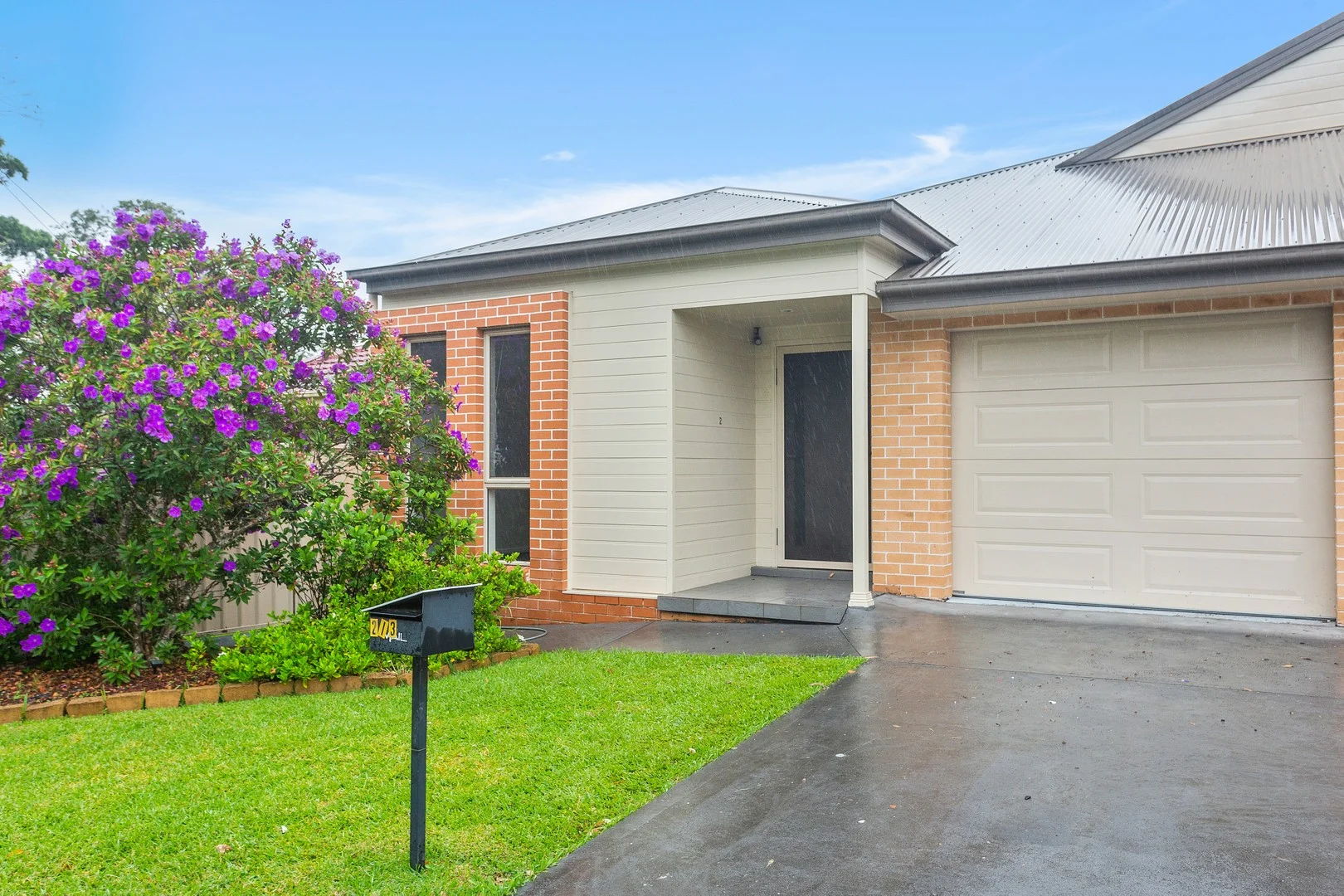 2/3 Maple Street, Albion Park Rail NSW 2527