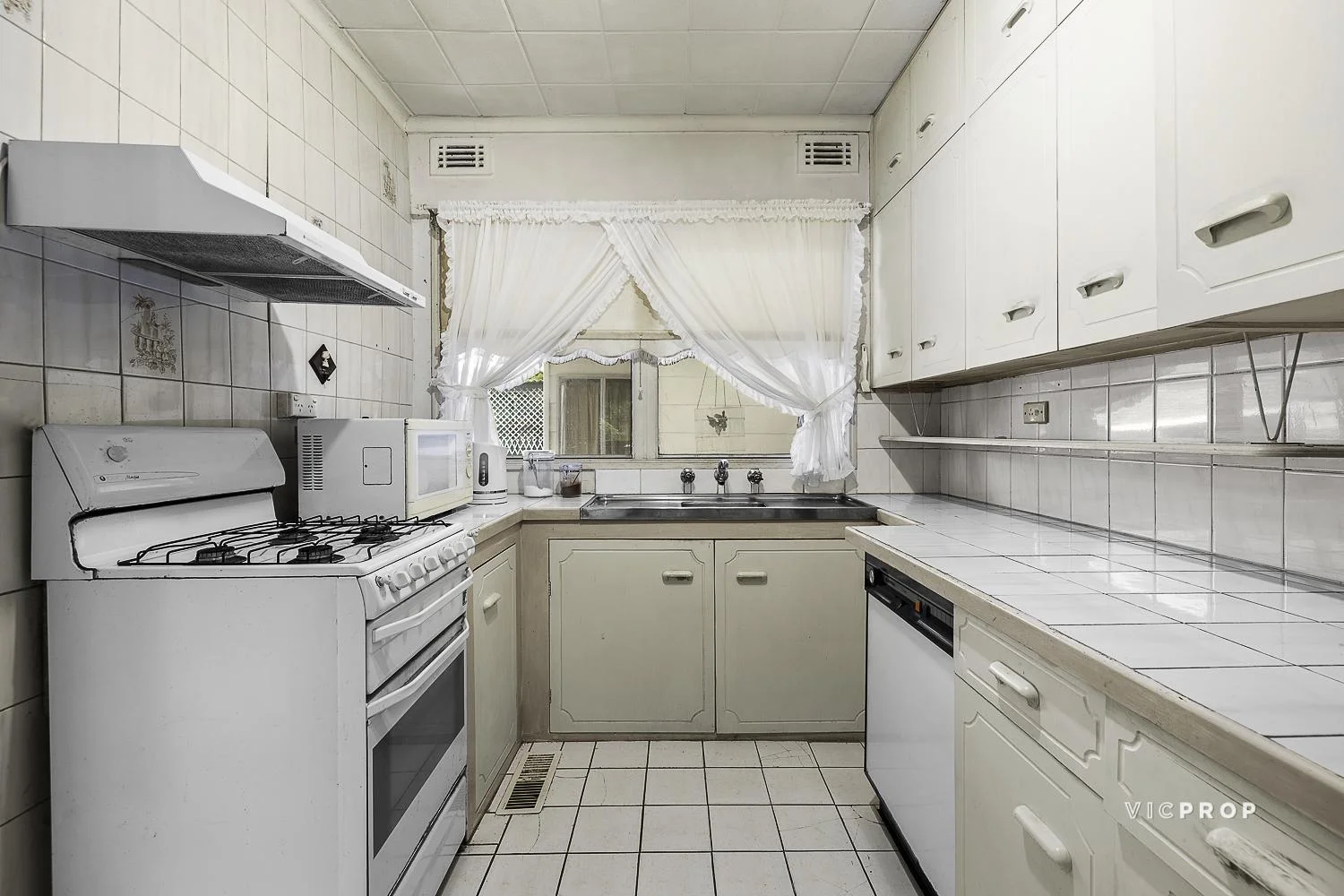 Additional image 4 of 2 Seston Street, Reservoir VIC 3073