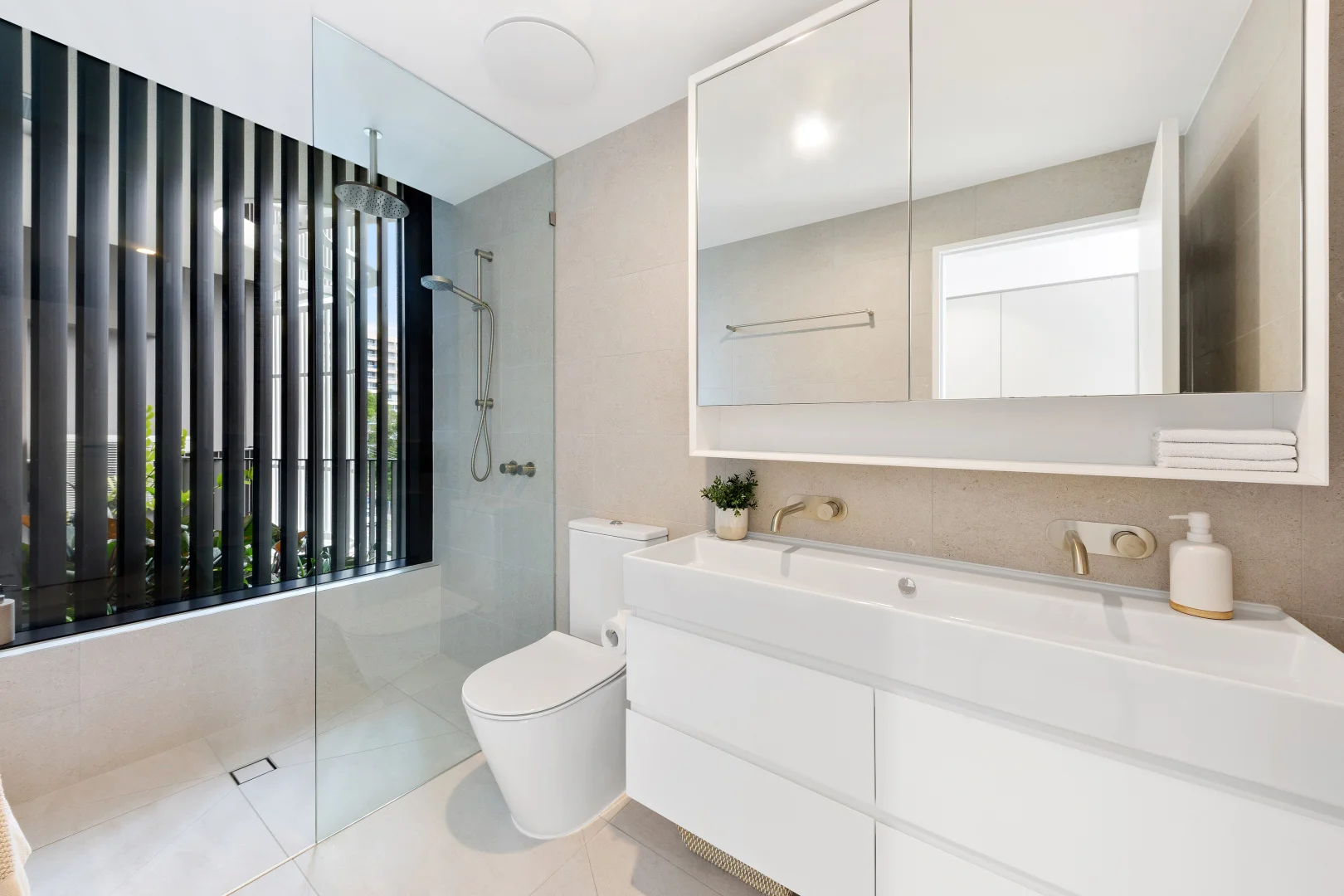 Additional image 13 of Level 4, 403/144 Marine Parade, Coolangatta QLD 4225
