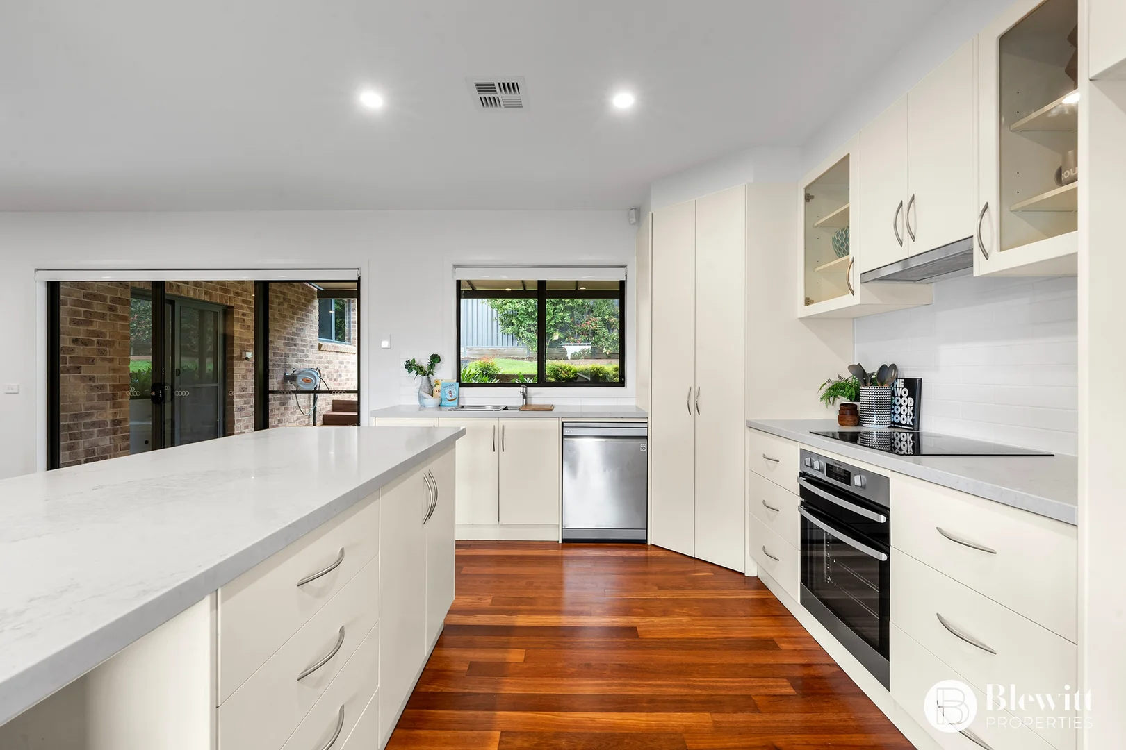 Additional image 10 of 28 Stringybark Drive, Jerrabomberra NSW 2619