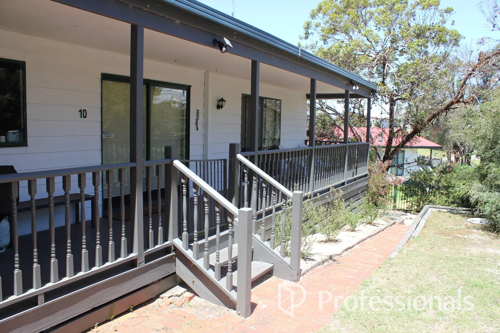 10 Bluff Drive, Loch Sport VIC 3851