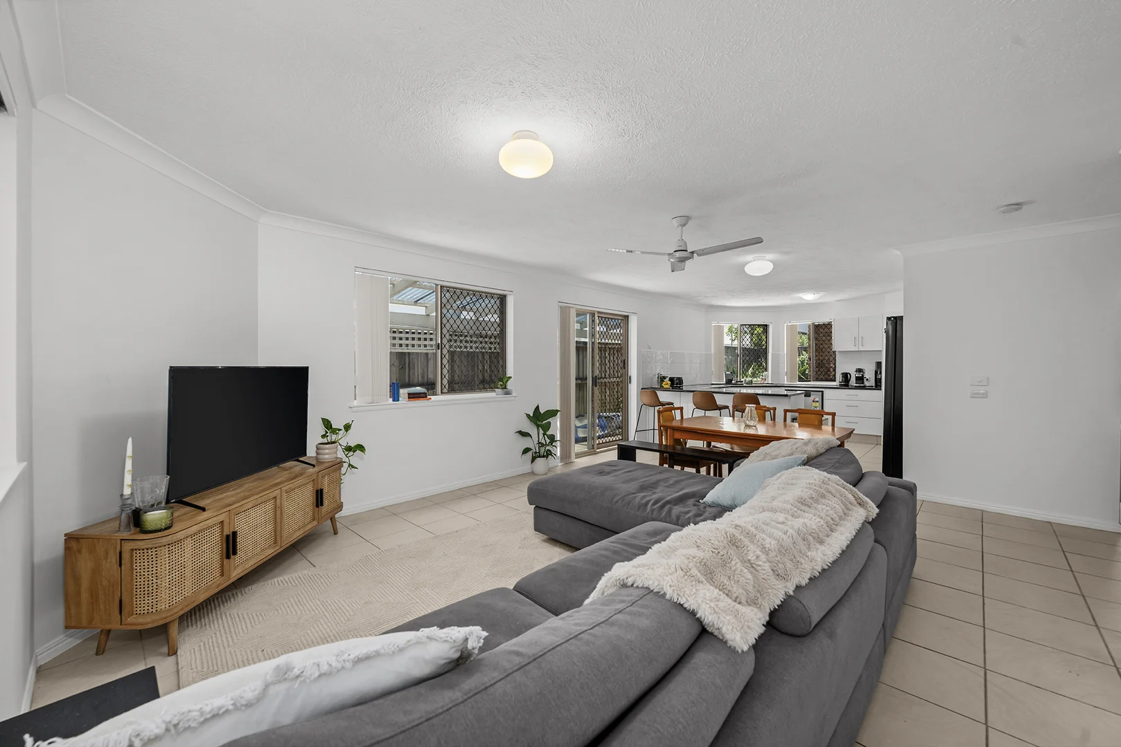Additional image 8 of 1 & 2/61 Seagull Avenue, Mermaid Beach QLD 4218