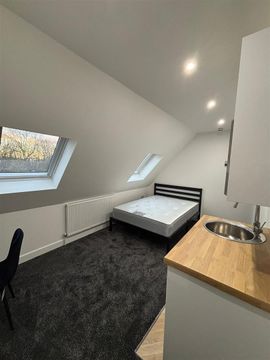 78 Charter Avenue, Coventry CV4, Room to rent