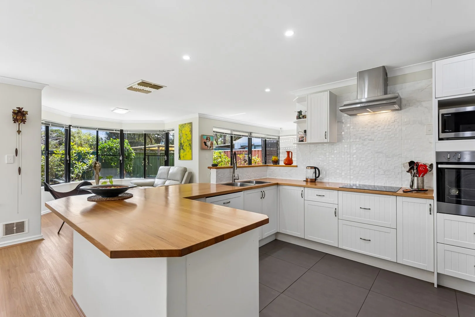 27 Little River Cove, Jane Brook WA 6056