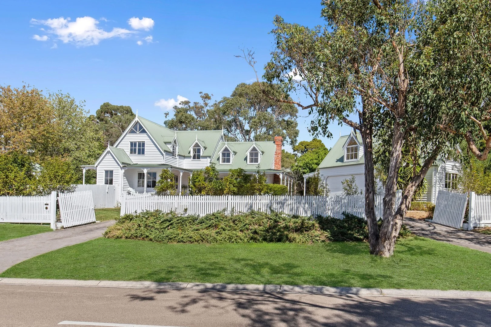 2 Sweetwater Drive, Frankston South VIC 3199