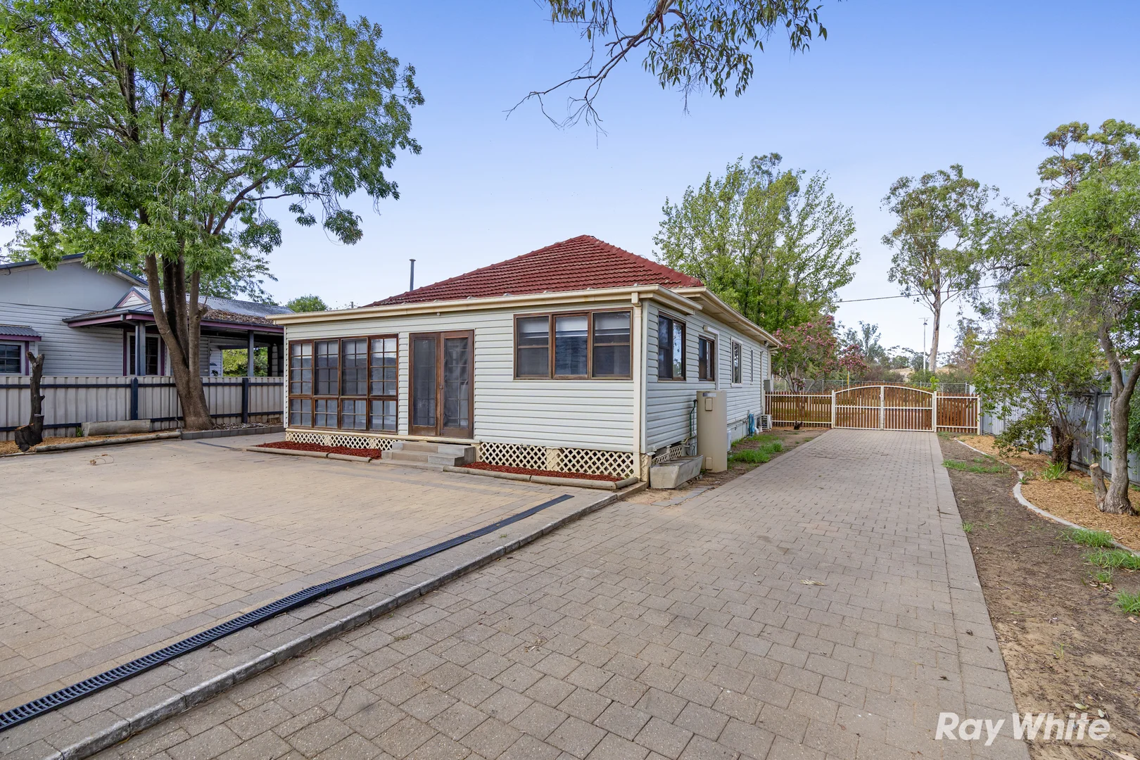 Additional image 13 of 17 Charleville Road, Turvey Park NSW 2650