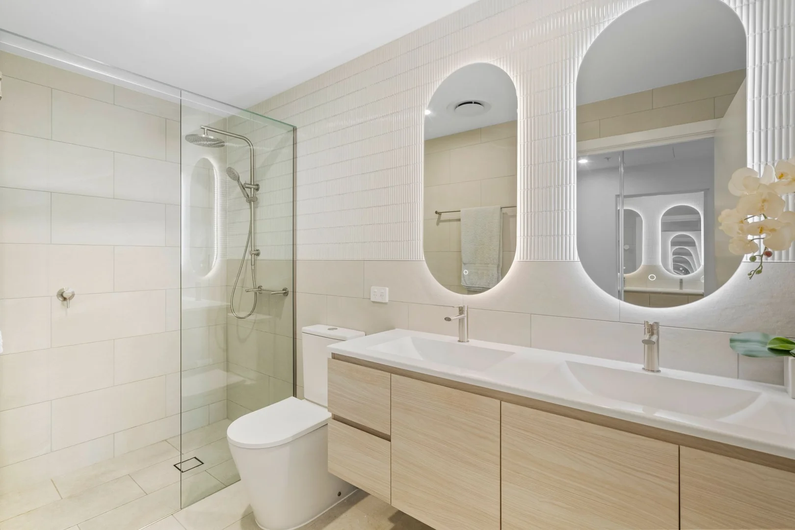 Additional image 12 of 606/1 Cannes Avenue, Surfers Paradise QLD 4217