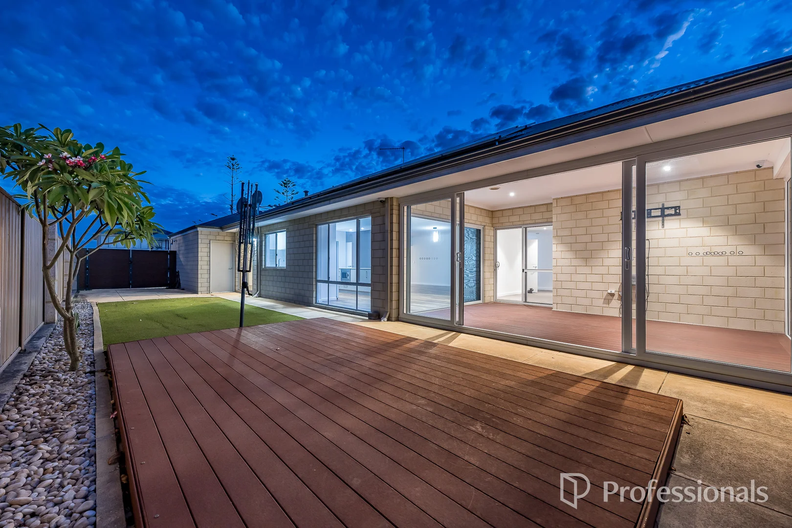 Additional image 32 of 20 Jindalee Boulevard, Jindalee WA 6036