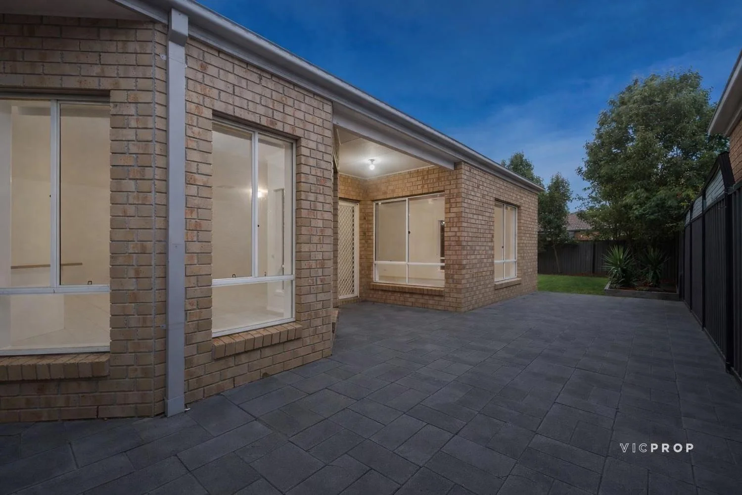 Additional image 15 of 2 Friarbird Court, Point Cook VIC 3030