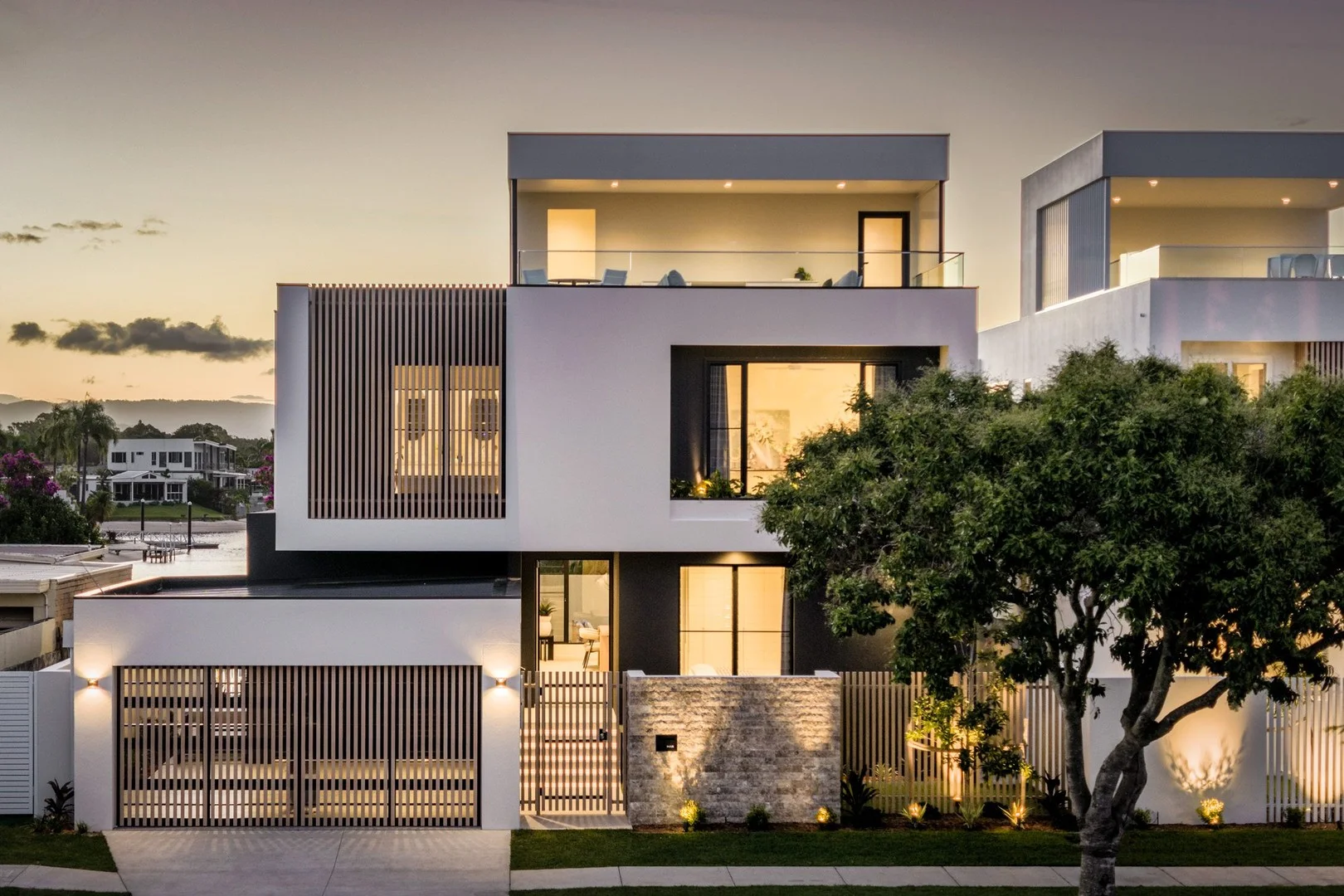 5B Rio Vista Boulevard, Broadbeach Waters QLD 4218