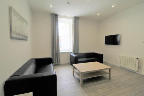 Adelphi, Flat A, (Off Union Street), Aberdeen AB11