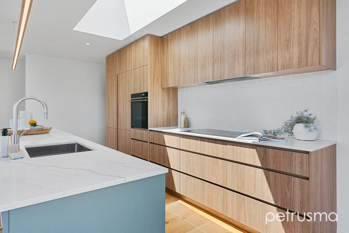 Additional image 7 of 3/107 Derwent Avenue, Lindisfarne TAS 7015