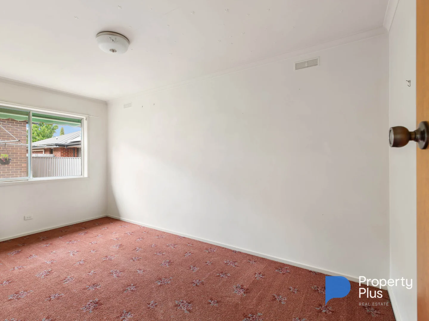 Additional image 6 of 2/28 Neale Street, Kennington VIC 3550