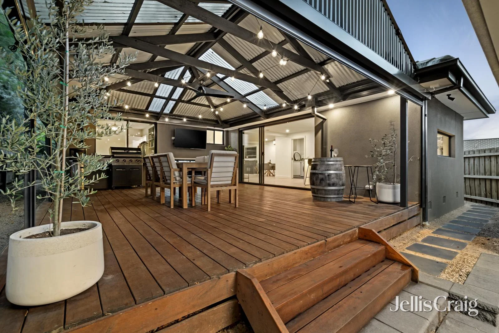 15 Birkenhead Drive, Kilsyth VIC 3137