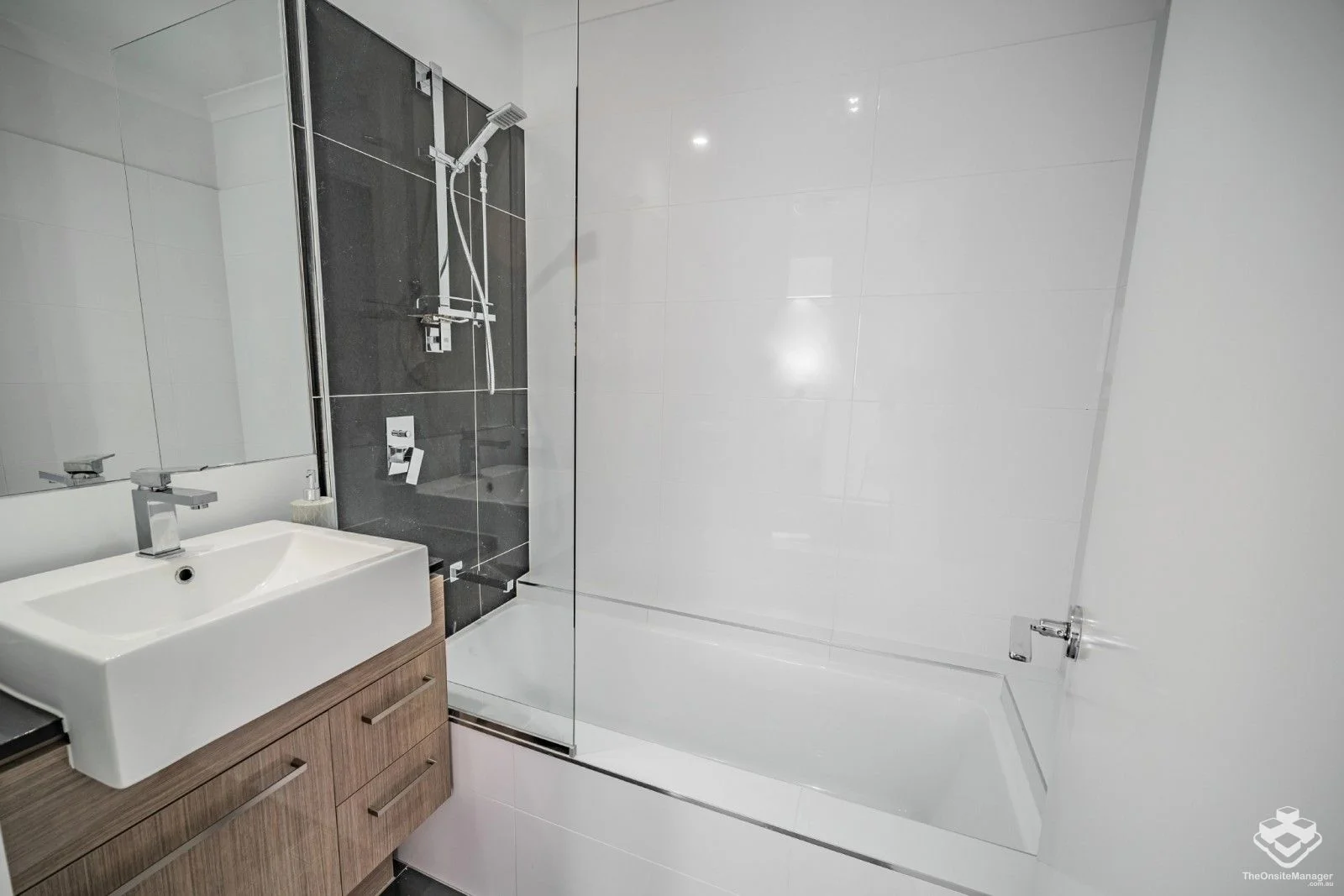 Additional image 9 of 1/819 Creek Road, Carindale QLD 4152