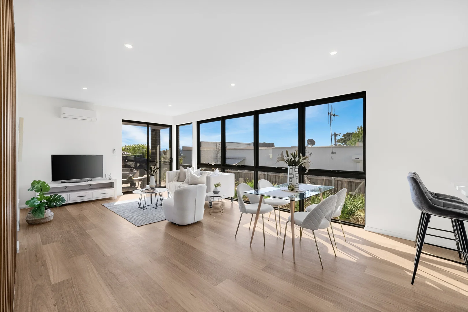 Additional image 4 of 3/8 Aurora Close, Mawson ACT 2607