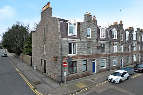 12 Craigie Loanings, Aberdeen AB25