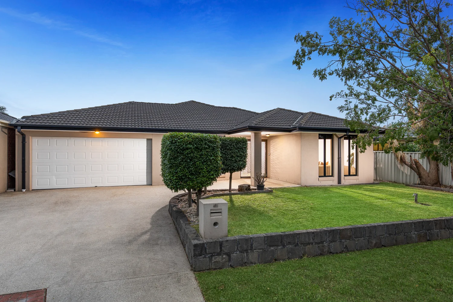 58 Jindabyne Avenue, Taylors Hill VIC 3037