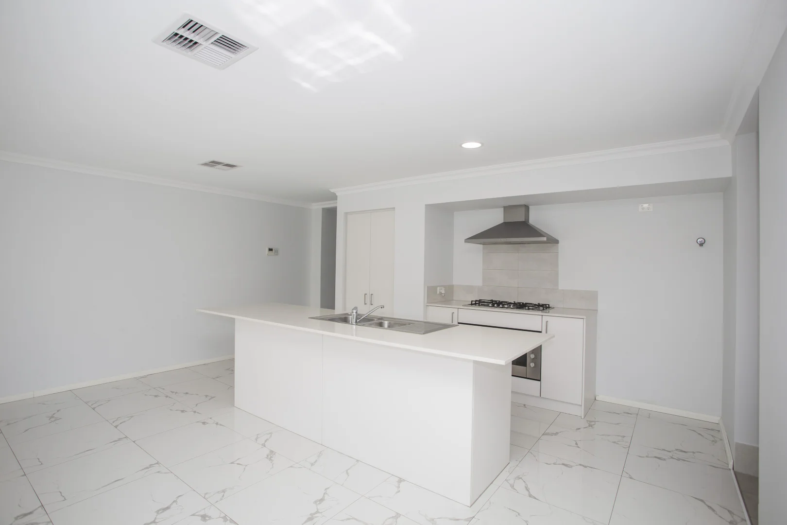 Additional image 10 of 8 Silvergum Way, Piara Waters WA 6112