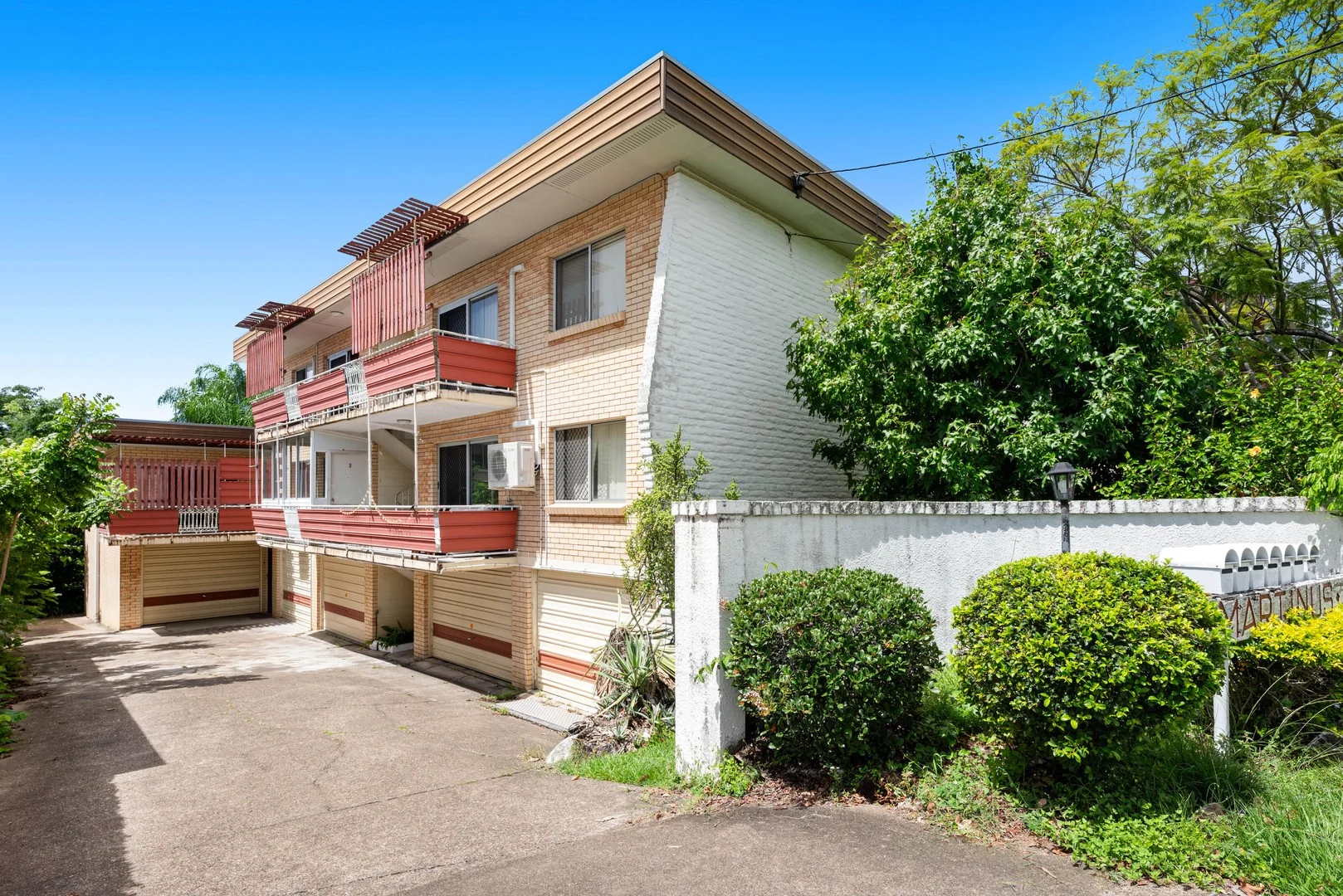 2/302 Cavendish Road, Coorparoo QLD 4151