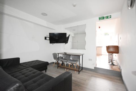 Room 4 Of 4, Walsgrave Road, Coventry CV2, Room to rent