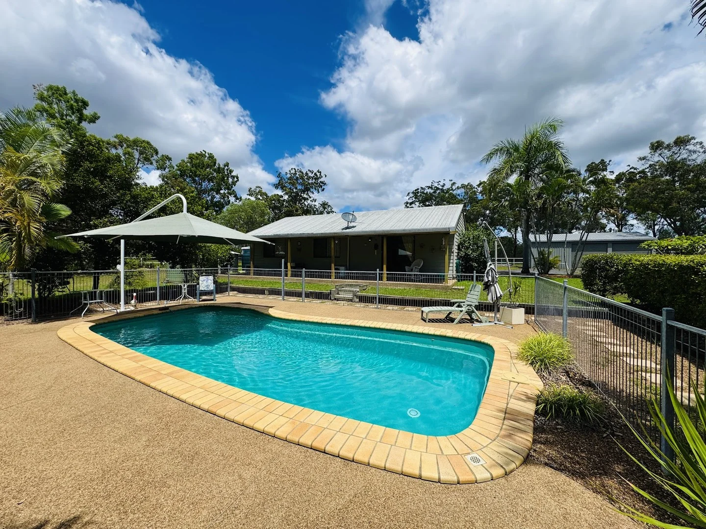 15 Grevillea Drive, Redridge QLD 4660