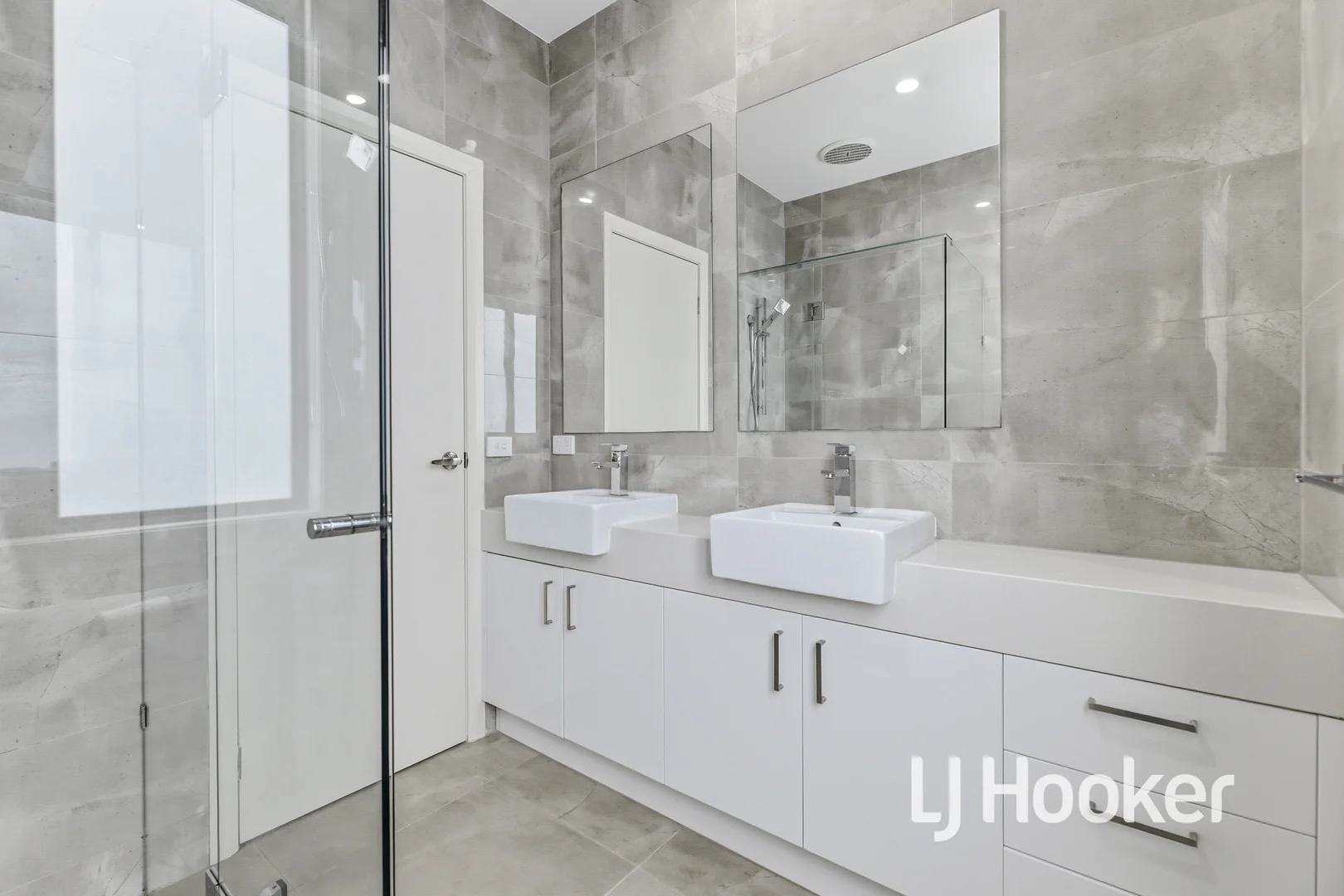 Additional image 15 of 2/38 Brisbane Street, Berwick VIC 3806