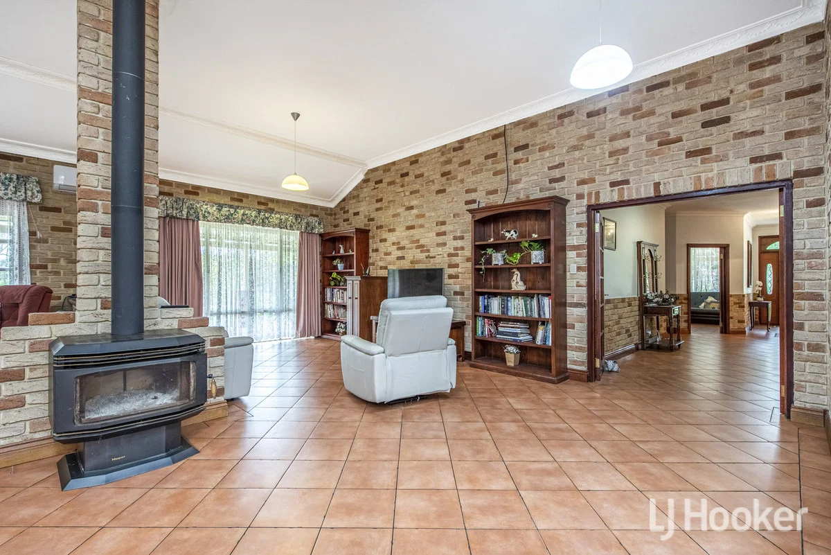 Additional image 14 of 134 Harvey View Drive, Herron WA 6211