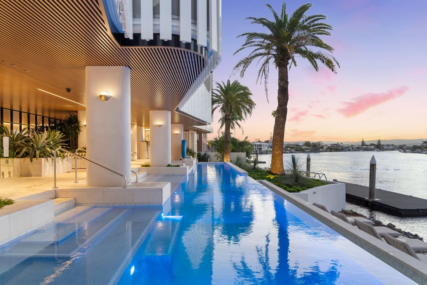 606/1 Cannes Avenue, Surfers Paradise QLD 4217