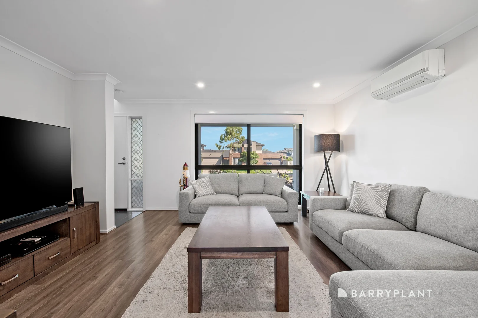 4 Wando Walk, Wollert VIC 3750 photo 2