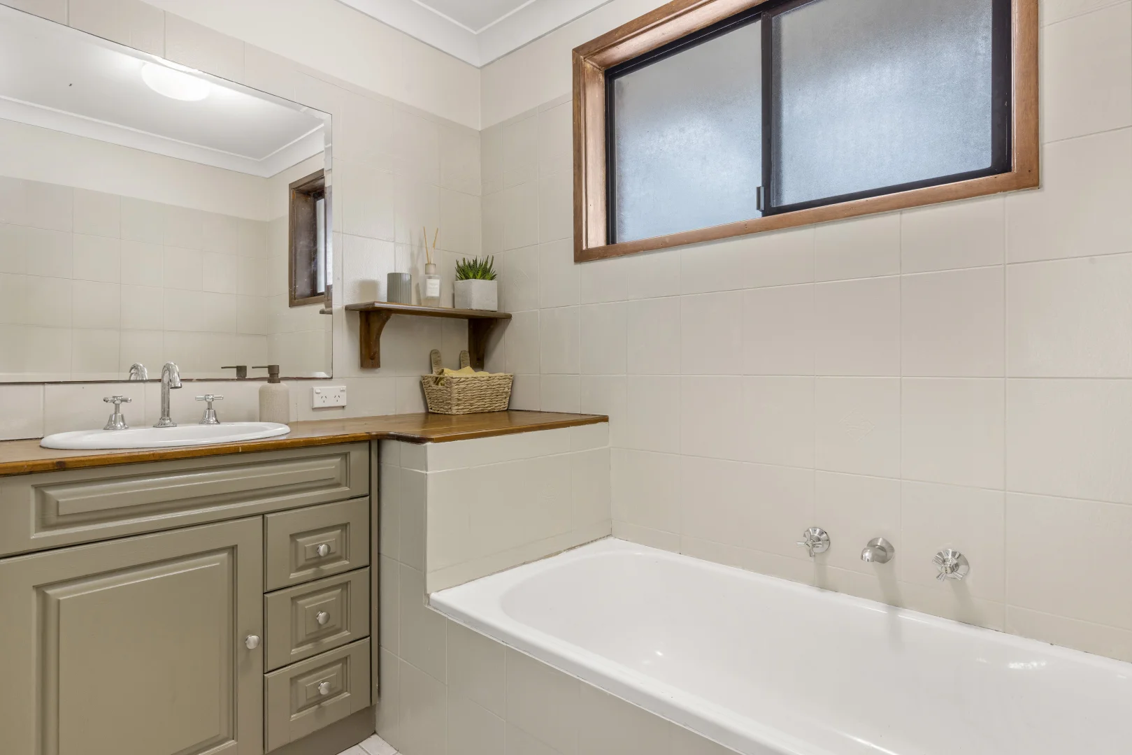 Additional image 8 of 40 Parklands Avenue, Heathcote NSW 2233