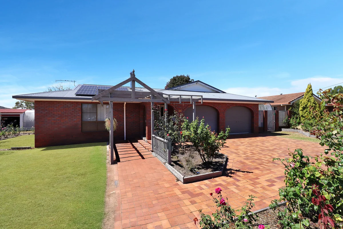 Additional image 3 of 26 Burton Crescent, Stanthorpe QLD 4380