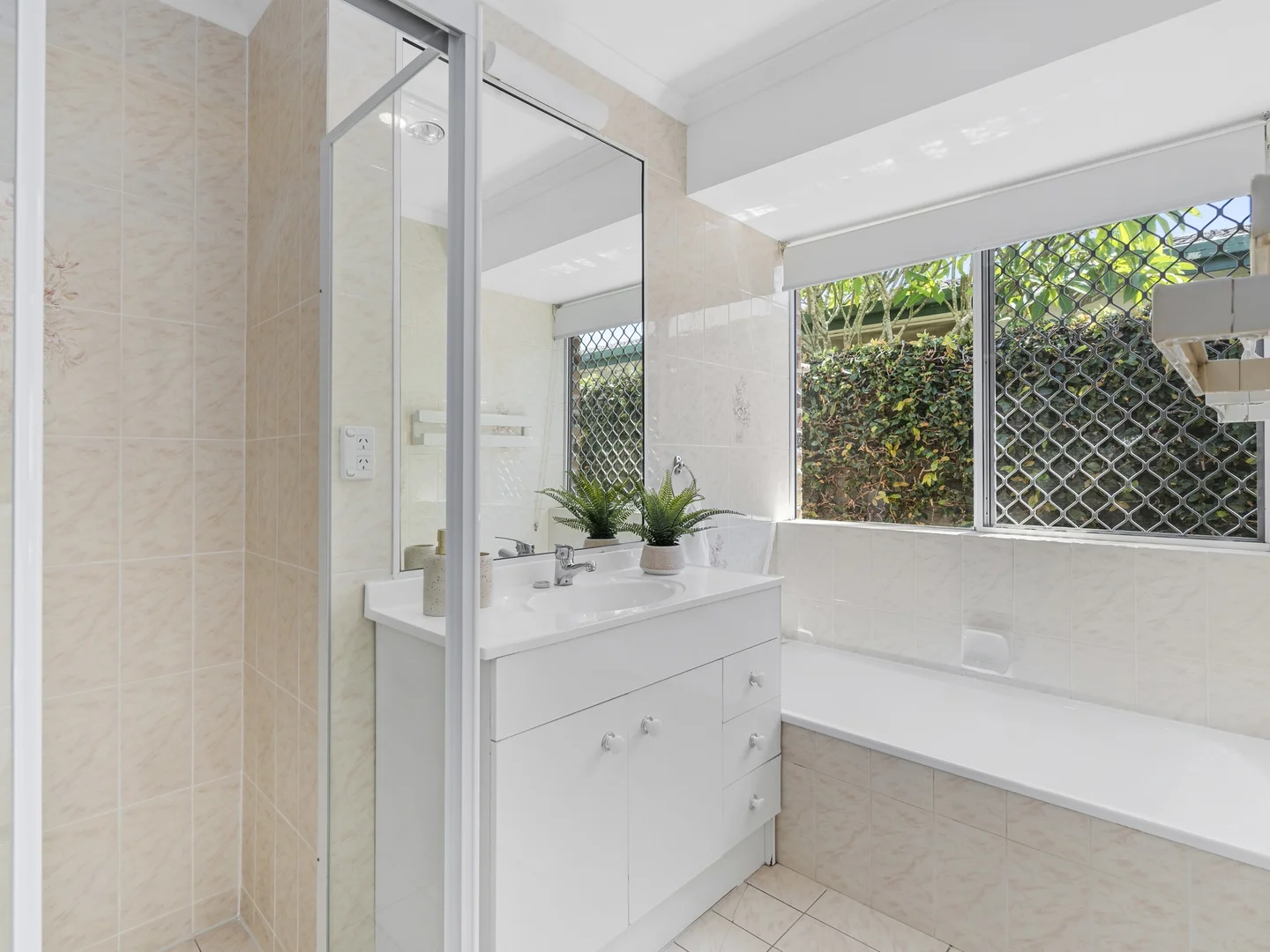 Additional image 24 of 196A Heeb Street, Benowa QLD 4217