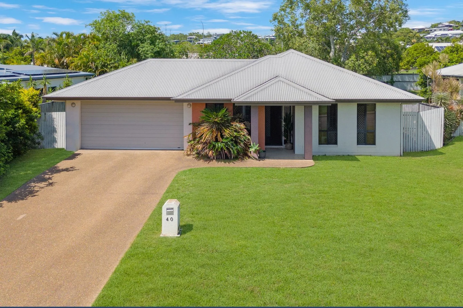40 Donostia Crescent, Bushland Beach QLD 4818