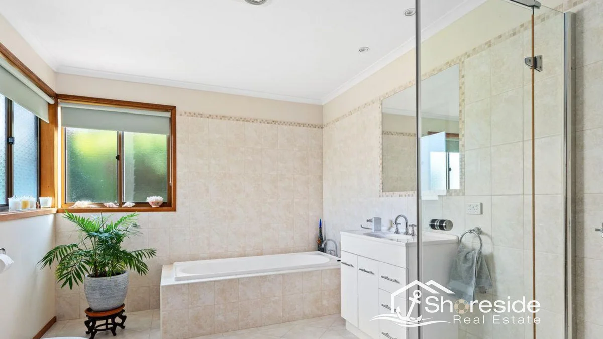 Additional image 11 of 1 Uringa Close, Lake Bunga VIC 3909