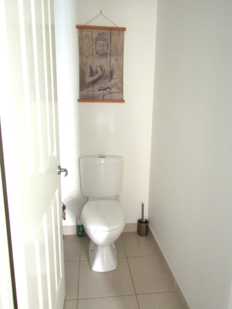 Additional image 9 of 1 & 2/26 Deacon Drive, Blackwater QLD 4717