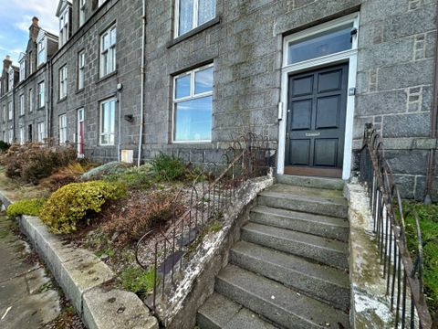 Menzies Road, Torry, Aberdeen AB11, Room to rent