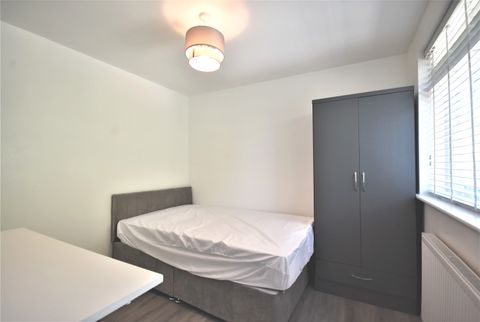 Dorchester Way, Coventry CV2, Room to rent